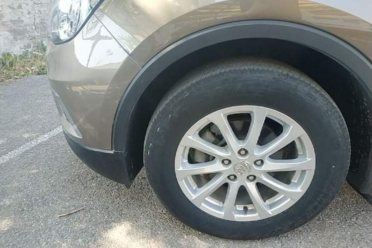 Used Buick Envision 2017 20T Two-Wheel Drive Leading Version Left Front Wheel Hub