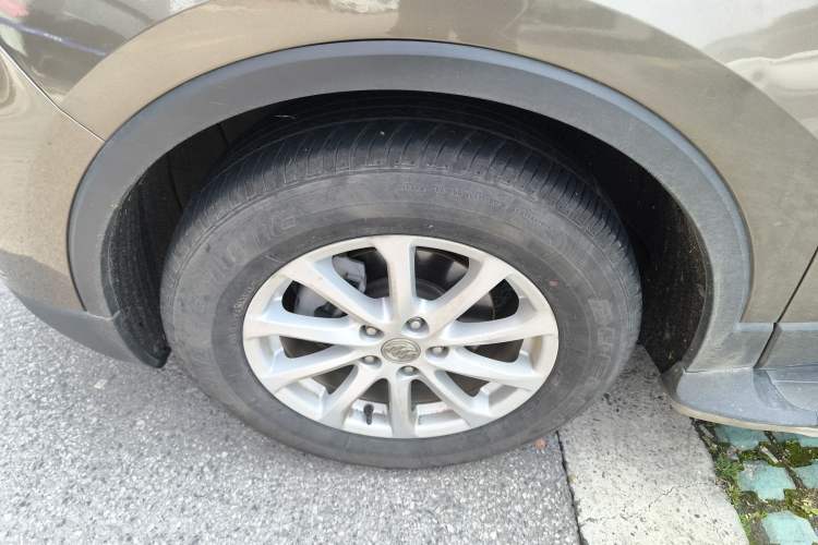 Used Buick Envision 2017 20T Two-Wheel Drive Elite Version Left Front Wheel Hub