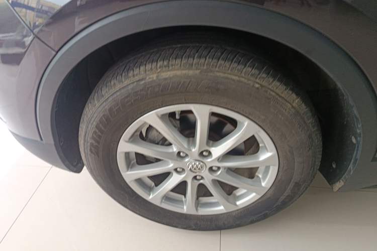 Used Buick Envision 2017 20T Two-Wheel Drive Elite Version Left Front Wheel Hub