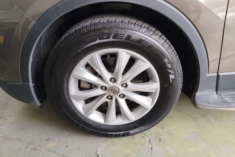Used Buick Envision 2017 28T Four-Wheel Drive Elite Model Left Front Wheel Hub