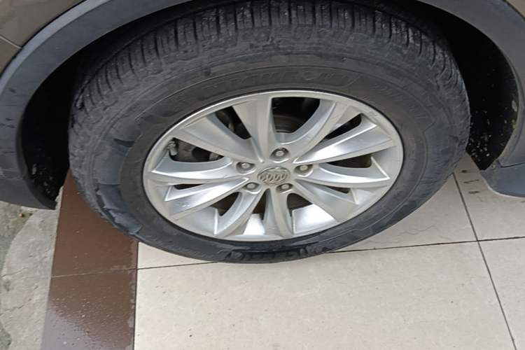 Used Buick Envision 2017 28T Four-Wheel Drive Elite Model Left Front Wheel Hub