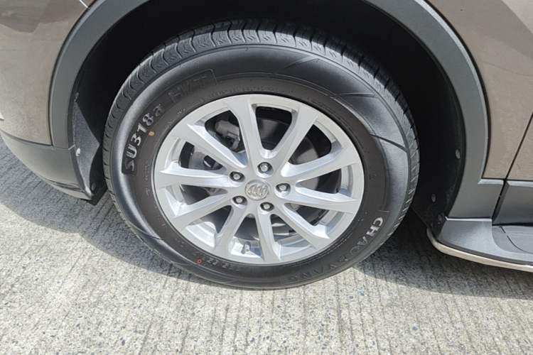 Used Buick Envision 2017 20T Two-Wheel Drive Leading Version Left Front Wheel Hub