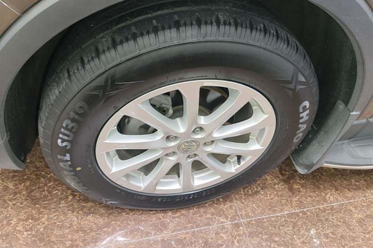 Used Buick Envision 2017 20T Two-Wheel Drive Leading Version Left Front Wheel Hub