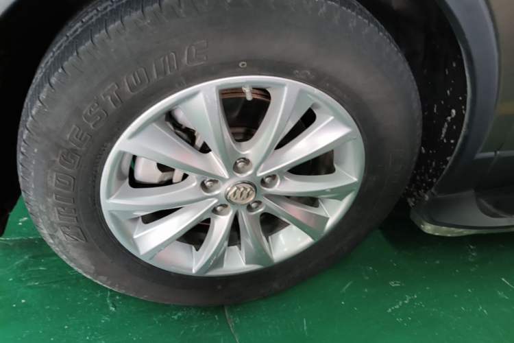 Used Buick Envision 2017 28T Four-Wheel Drive Elite Model Left Front Wheel Hub