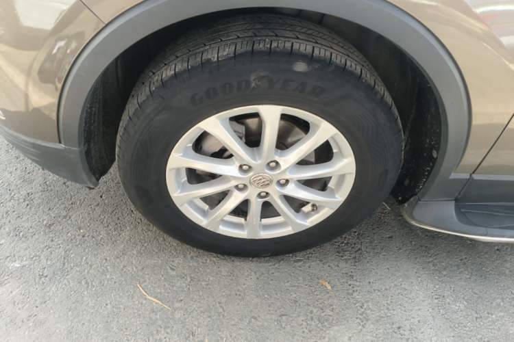 Used Buick Envision 2017 20T Two-Wheel Drive Elite Version Left Front Wheel Hub