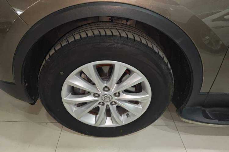 Used Buick Envision 2017 28T Four-Wheel Drive Elite Model Left Front Wheel Hub