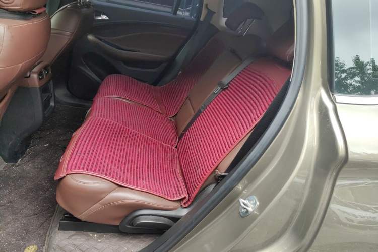 Used Buick Envision 2017 28T Four-Wheel Drive Elite Model Left Rear Seat