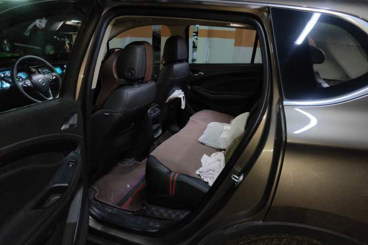 Used Buick Envision 2017 20T Two-Wheel Drive Leading Version Left Rear Seat