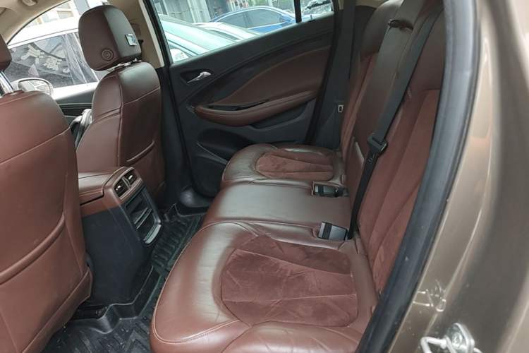 Used Buick Envision 2017 28T Four-Wheel Drive Elite Model Left Rear Seat