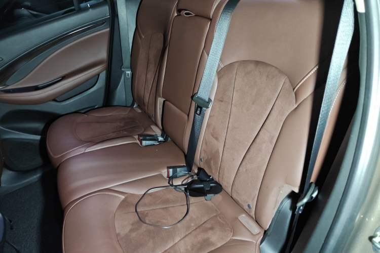 Used Buick Envision 2017 28T Four-Wheel Drive Elite Model Left Rear Seat