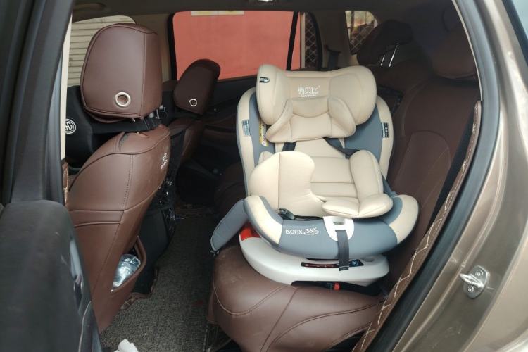 Used Buick Envision 2017 20T Two-Wheel Drive Luxury Model Left Rear Seat