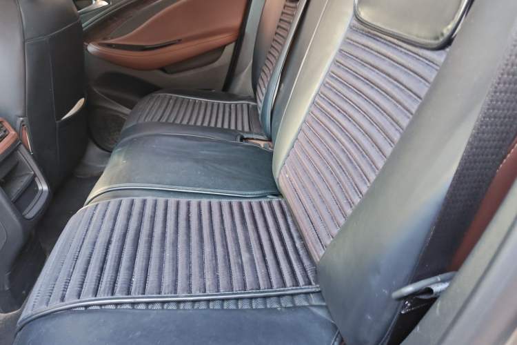 Used Buick Envision 2017 20T Two-Wheel Drive Luxury Model Left Rear Seat