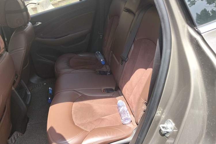 Used Buick Envision 2017 28T Four-Wheel Drive Elite Model Left Rear Seat