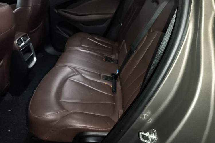 Used Buick Envision 2017 28T Four-Wheel Drive Elite Model Left Rear Seat