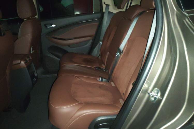 Used Buick Envision 2017 28T Four-Wheel Drive Elite Model Left Rear Seat