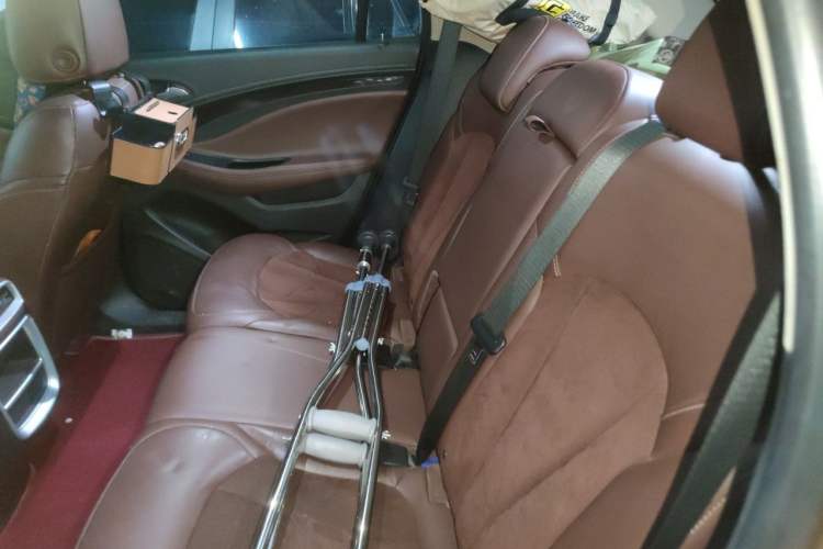 Used Buick Envision 2017 20T Two-Wheel Drive Luxury Model Left Rear Seat