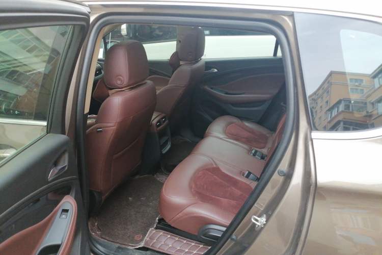 Used Buick Envision 2017 28T Four-Wheel Drive Elite Model Left Rear Seat