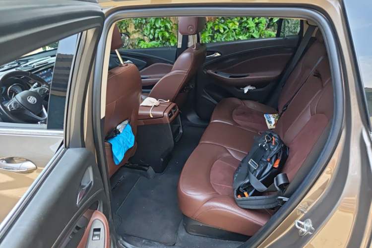Used Buick Envision 2017 20T Two-Wheel Drive Elite Version Left Rear Seat