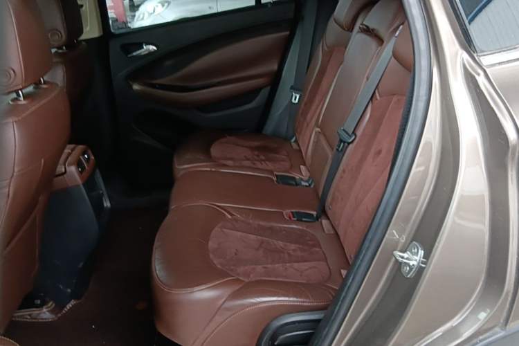 Used Buick Envision 2017 28T Four-Wheel Drive Elite Model Left Rear Seat
