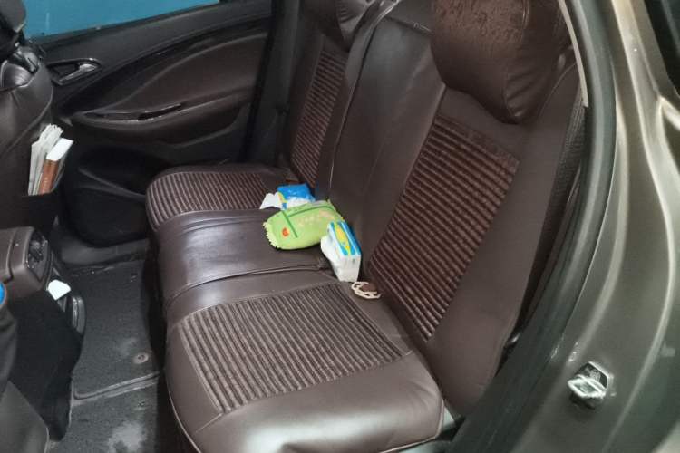 Used Buick Envision 2017 28T Four-Wheel Drive Elite Model Left Rear Seat