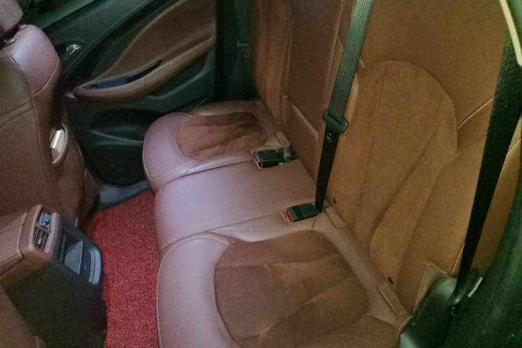 Used Buick Envision 2017 28T Four-Wheel Drive Elite Model Left Rear Seat
