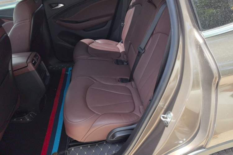 Used Buick Envision 2017 28T Four-Wheel Drive Luxury Model Left Rear Seat