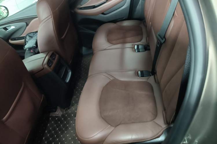 Used Buick Envision 2017 28T Four-Wheel Drive Elite Model Left Rear Seat