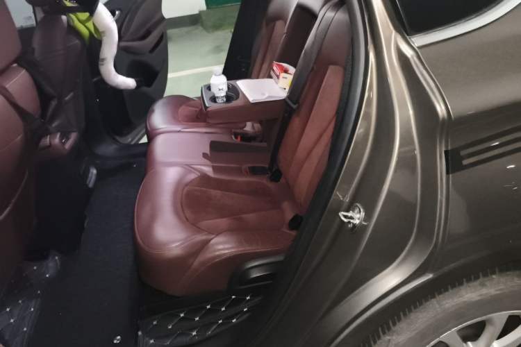 Used Buick Envision 2017 20T Two-Wheel Drive Luxury Model Left Rear Seat
