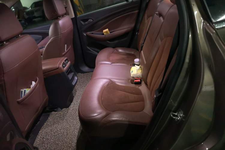 Used Buick Envision 2017 20T Two-Wheel Drive Elite Version Left Rear Seat