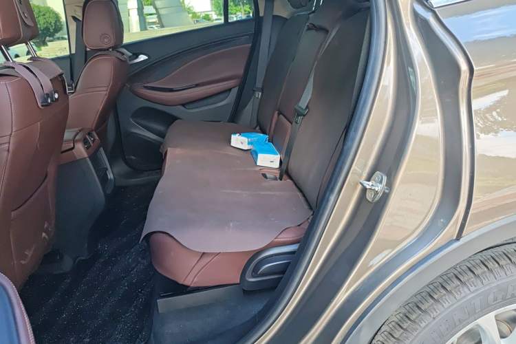 Used Buick Envision 2017 20T Two-Wheel Drive Luxury Model Left Rear Seat