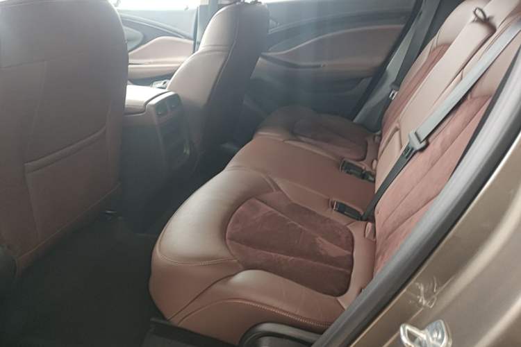 Used Buick Envision 2017 28T Four-Wheel Drive Elite Model Left Rear Seat