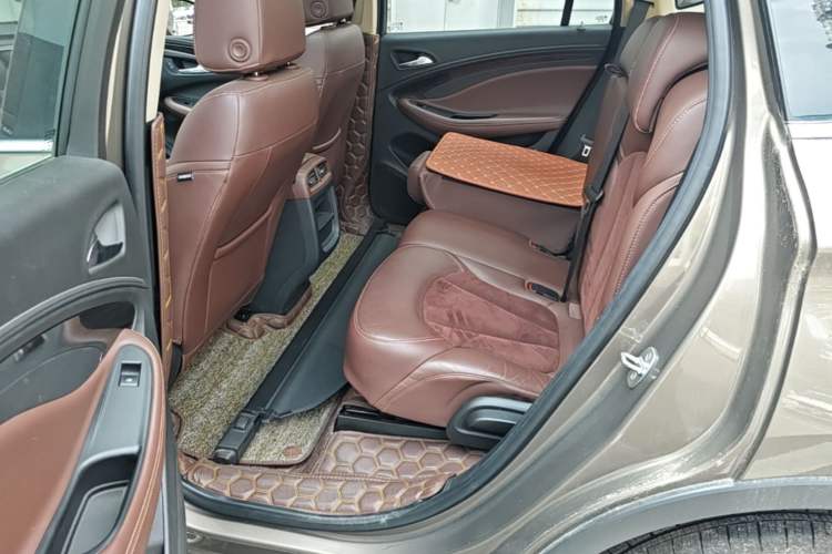 Used Buick Envision 2017 28T Four-Wheel Drive Elite Model Left Rear Seat