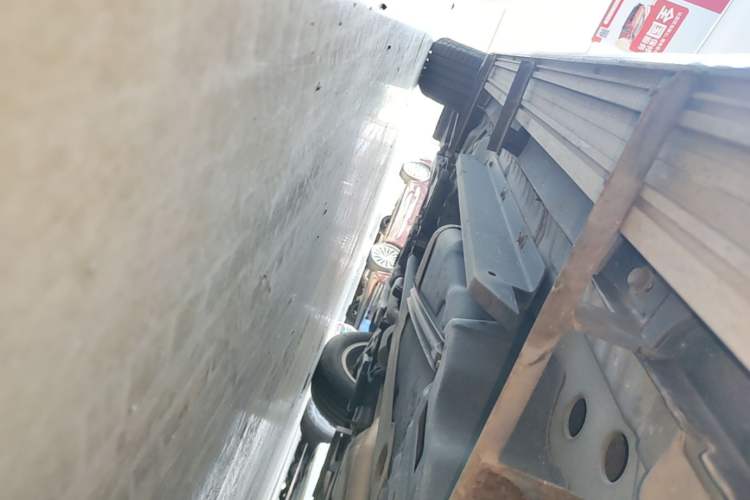 Used Buick Envision 2017 28T Four-Wheel Drive Elite Model Left Side Sill