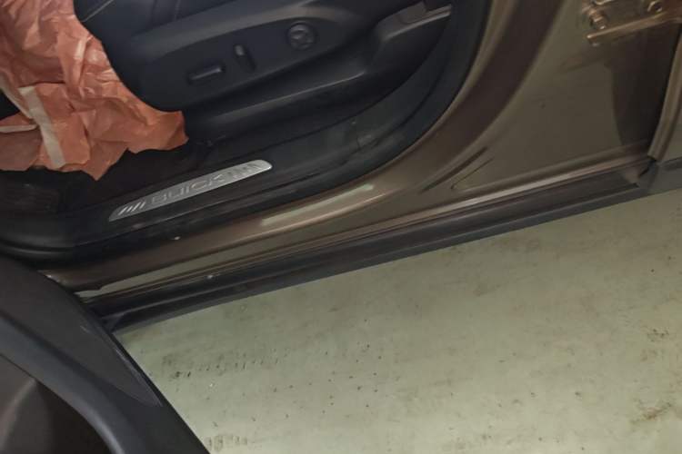 Used Buick Envision 2017 20T Two-Wheel Drive Elite Version Left Side Sill