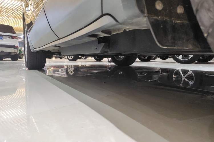 Used Buick Envision 2017 20T Two-Wheel Drive Luxury Model Left Side Sill
