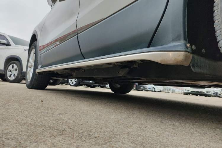 Used Buick Envision 2017 28T Four-Wheel Drive Elite Model Left Side Sill