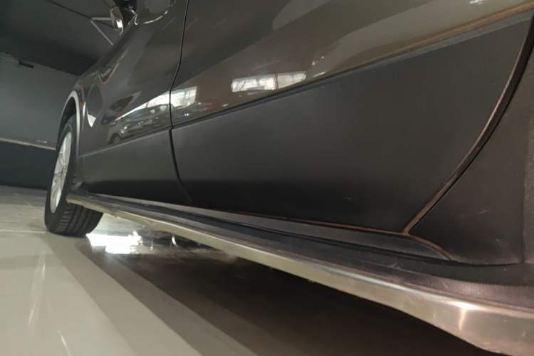 Used Buick Envision 2017 28T Four-Wheel Drive Elite Model Left Side Sill