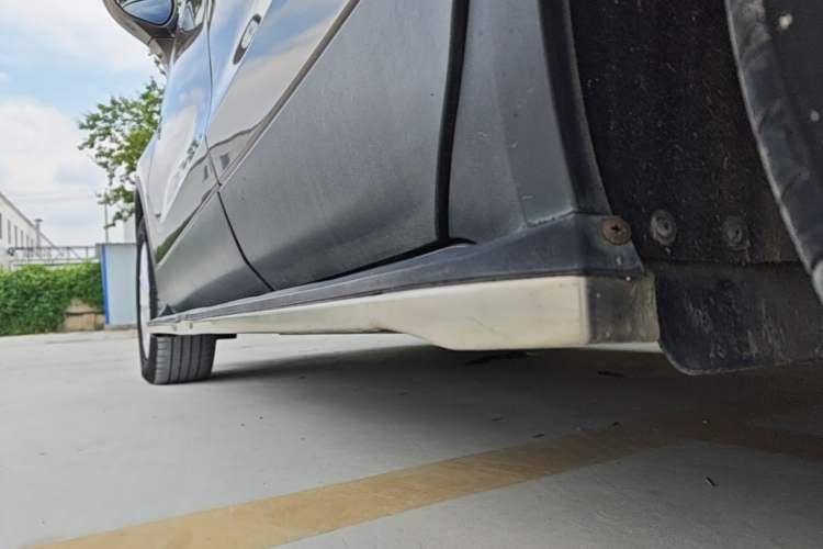 Used Buick Envision 2017 28T Four-Wheel Drive Elite Model Left Side Sill