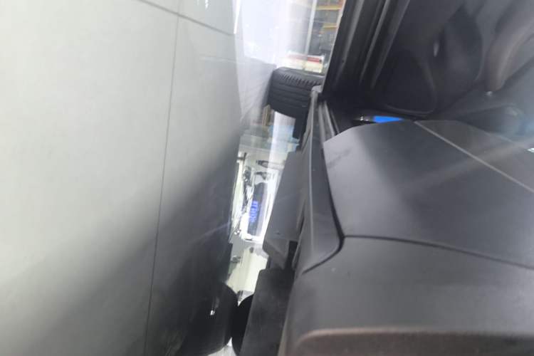 Used Buick Envision 2017 20T Two-Wheel Drive Elite Version Left Side Sill