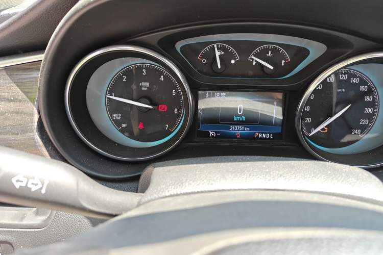 Used Buick Envision 2017 20T Two-Wheel Drive Elite Version Odometer Close Up