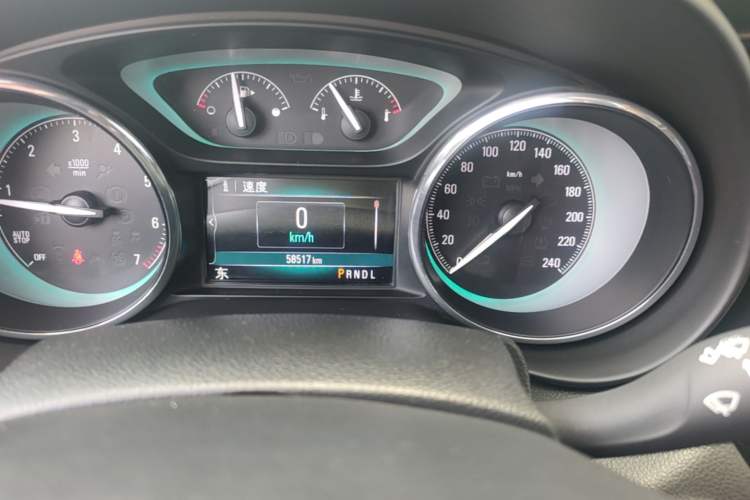 Used Buick Envision 2017 28T Four-Wheel Drive Elite Model Odometer Close Up