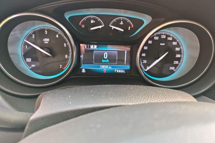 Used Buick Envision 2017 28T Four-Wheel Drive Elite Model Odometer Close Up