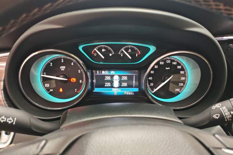 Used Buick Envision 2017 20T Two-Wheel Drive Elite Version Odometer Close Up