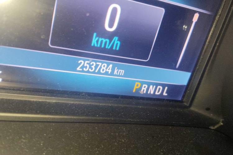Used Buick Envision 2017 28T Four-Wheel Drive Elite Model Odometer Close Up
