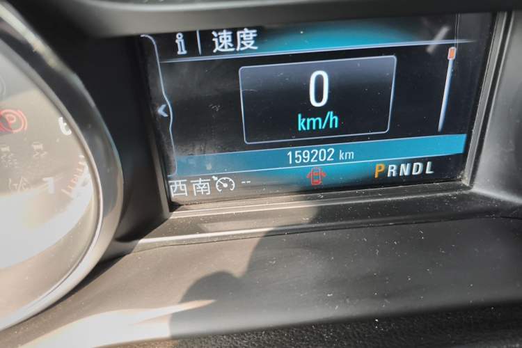 Used Buick Envision 2017 28T Four-Wheel Drive Elite Model Odometer Close Up