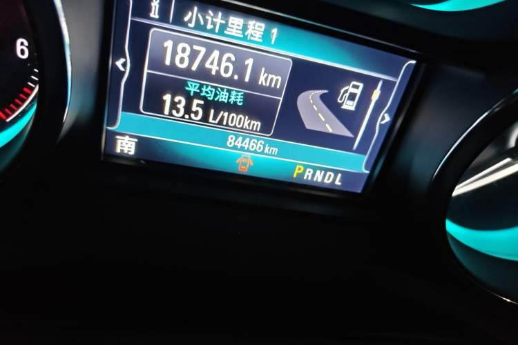 Used Buick Envision 2017 28T Four-Wheel Drive Elite Model Odometer Close Up