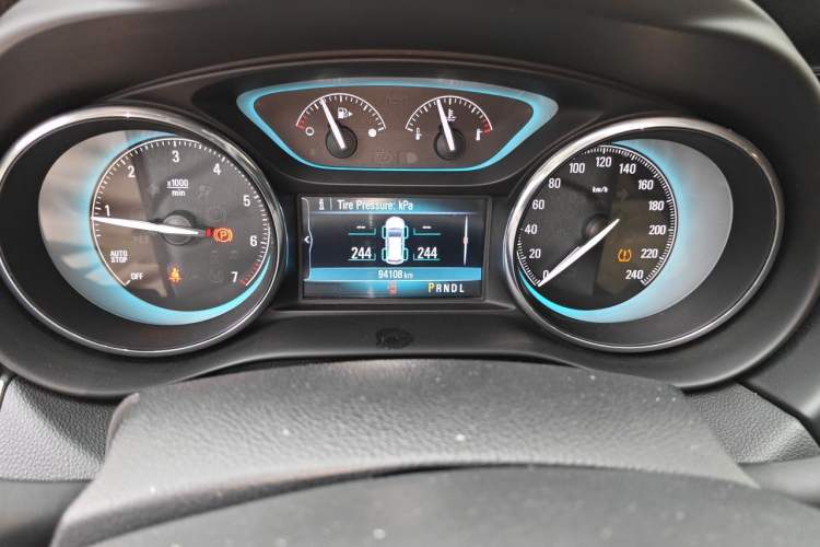 Used Buick Envision 2017 20T Two-Wheel Drive Leading Version Odometer Close Up