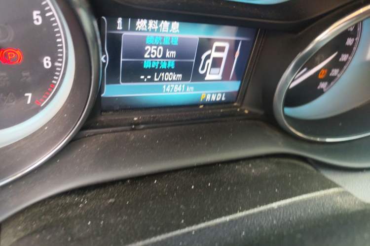 Used Buick Envision 2017 20T Two-Wheel Drive Elite Version Odometer Close Up