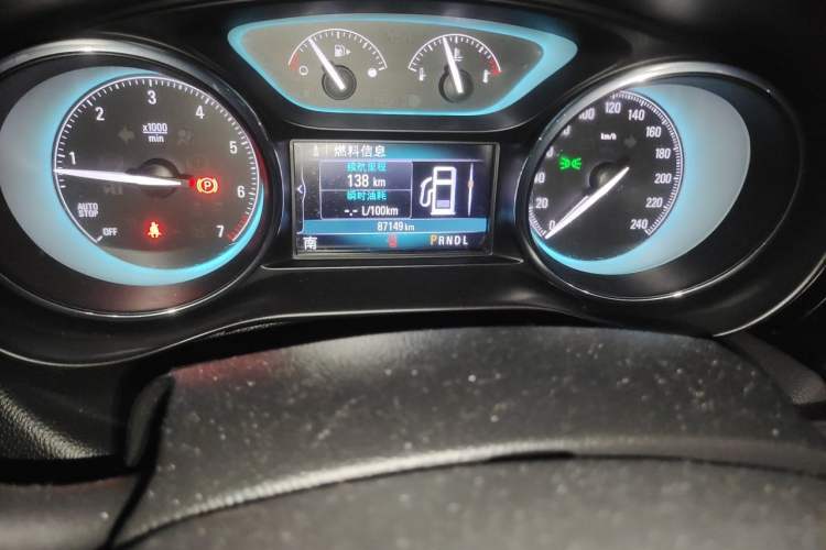 Used Buick Envision 2017 28T Four-Wheel Drive Luxury Model Odometer Close Up
