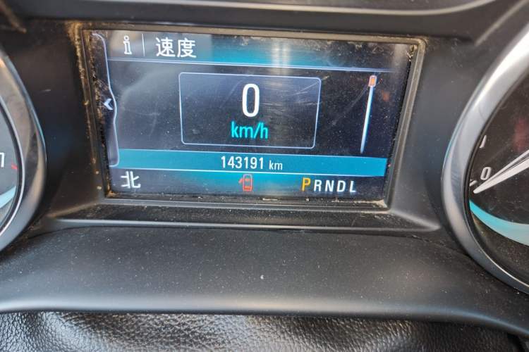 Used Buick Envision 2017 20T Two-Wheel Drive Luxury Model Odometer Close Up